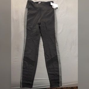 NWT Avia Workout Leggings Size Small